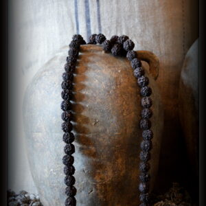 Handgebakken pot medium met oor