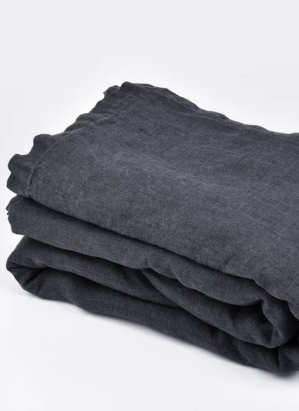 Stoer linnen donker grijs sprei