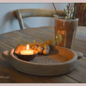 stoer en landelijk wonen. Handgebakken schaal antiek bruin.