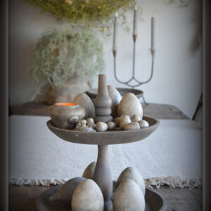 stoer en landelijk wonen. Houten etagère H 40 Dia 30 cm