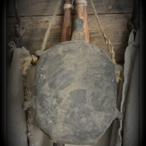 stoer en landelijk wonen. Oude chinese waterfles.