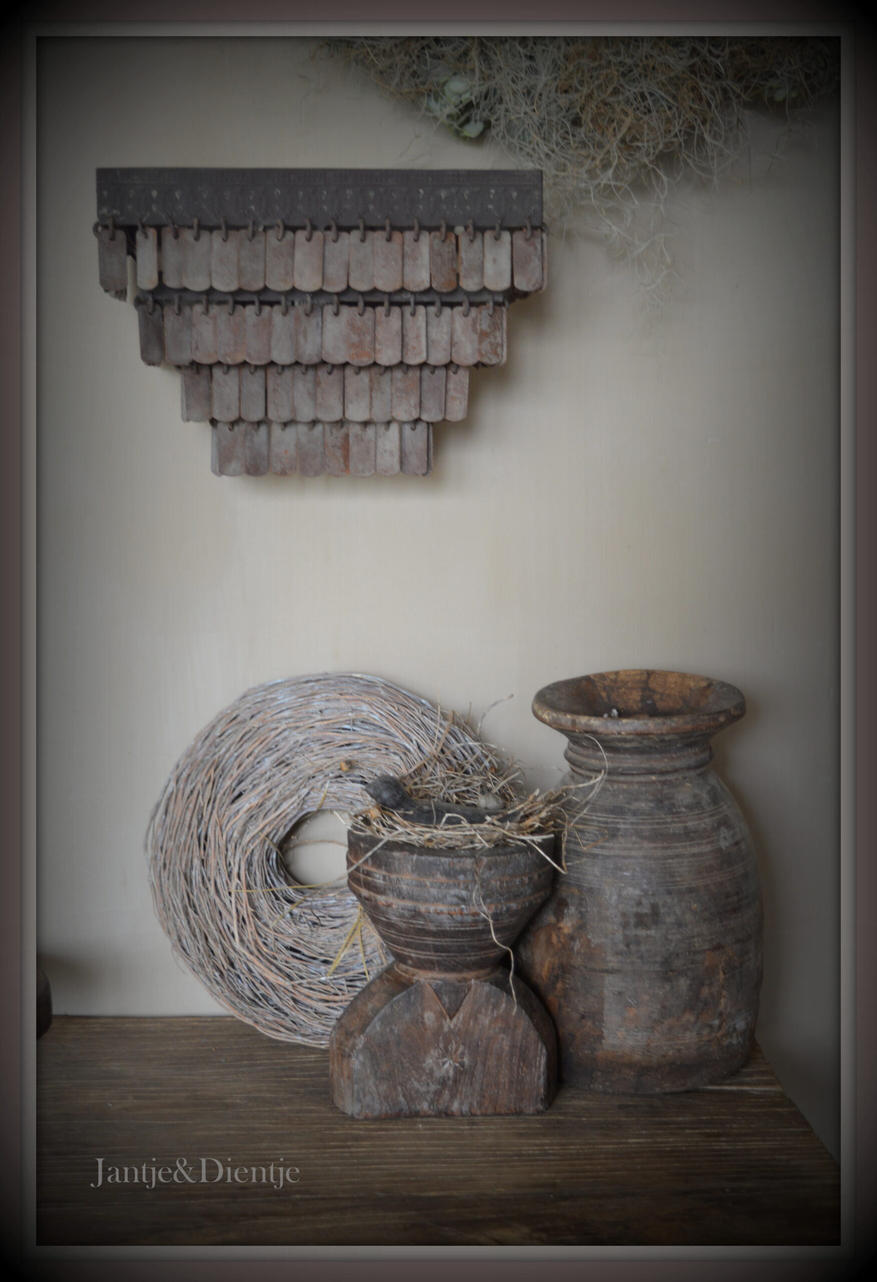 stoer en landelijk wonen. Schijfjes wandlamp